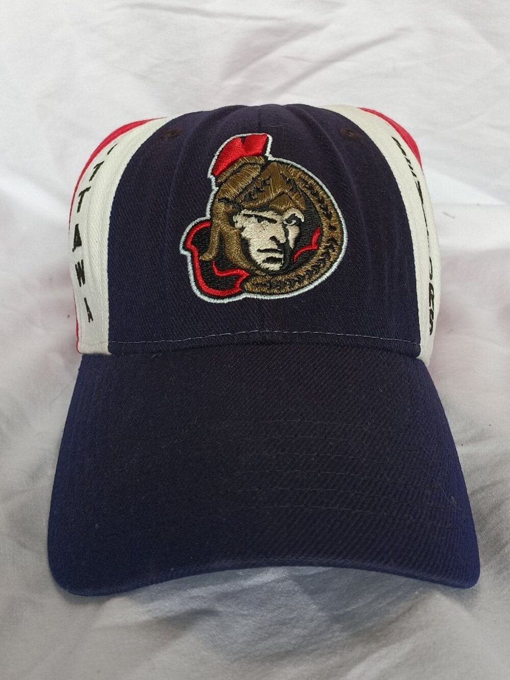 Vintage NHL Ottawa Senators CCM baseball cap Onefit